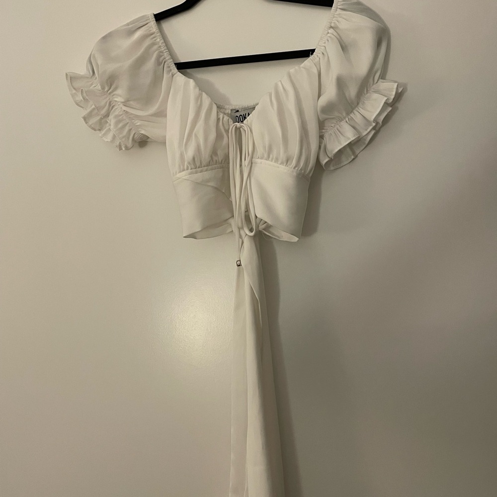 Elegant White Ruffle Sleeve Top